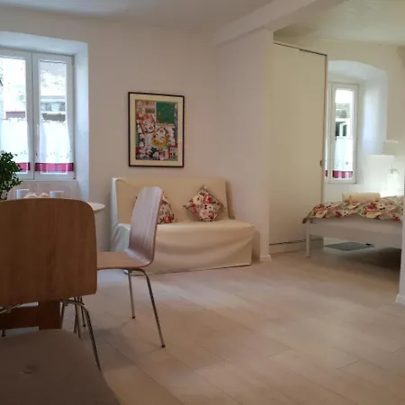 Studio Luminoso Apartment *